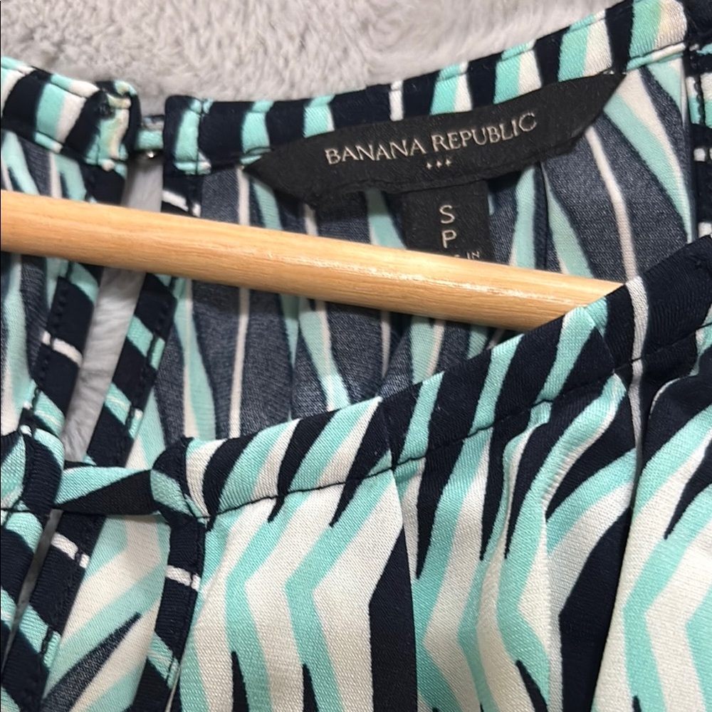 Banana Republic Chevron Pattern Top